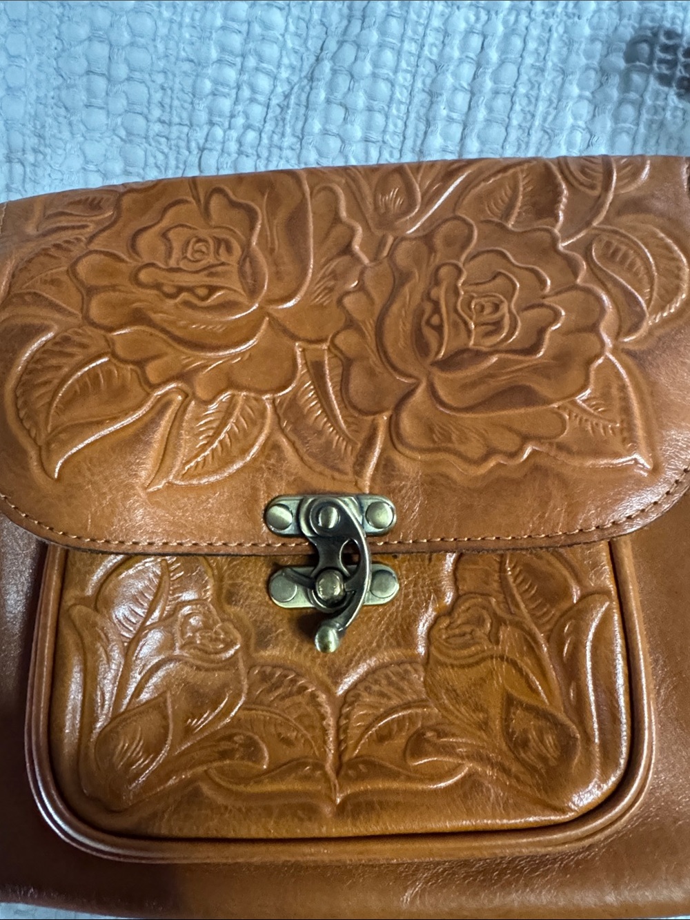 Patricia Nash Women’s Embossed Floral Leather Crossbody Bag - Tan - Picture 4 of 5
